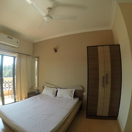 Ocean Crest Hotel Colva Buitenkant foto