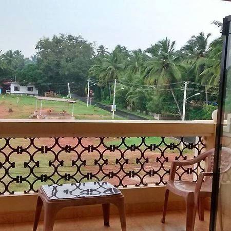 Ocean Crest Hotel Colva Buitenkant foto