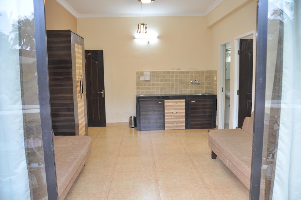 Ocean Crest Hotel Colva Buitenkant foto