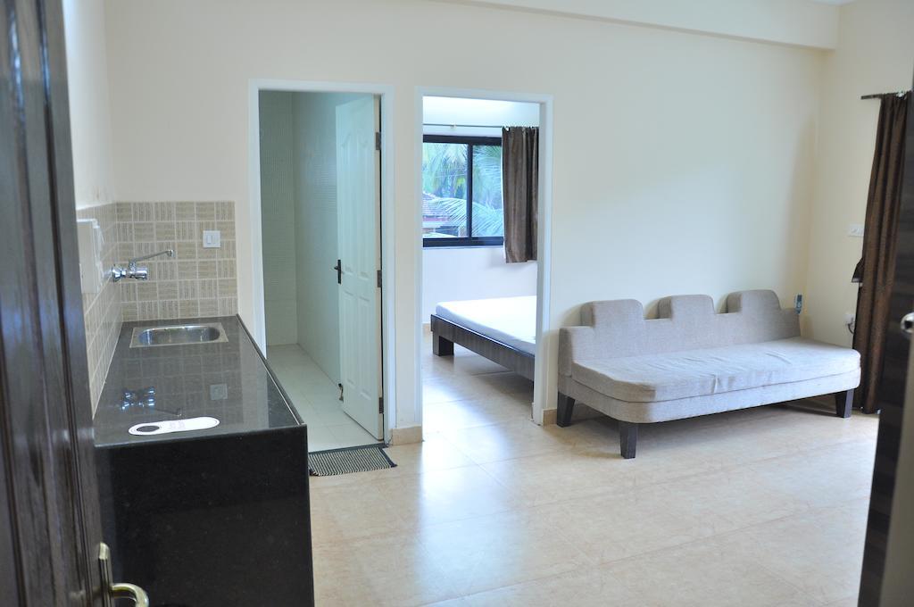 Ocean Crest Hotel Colva Buitenkant foto