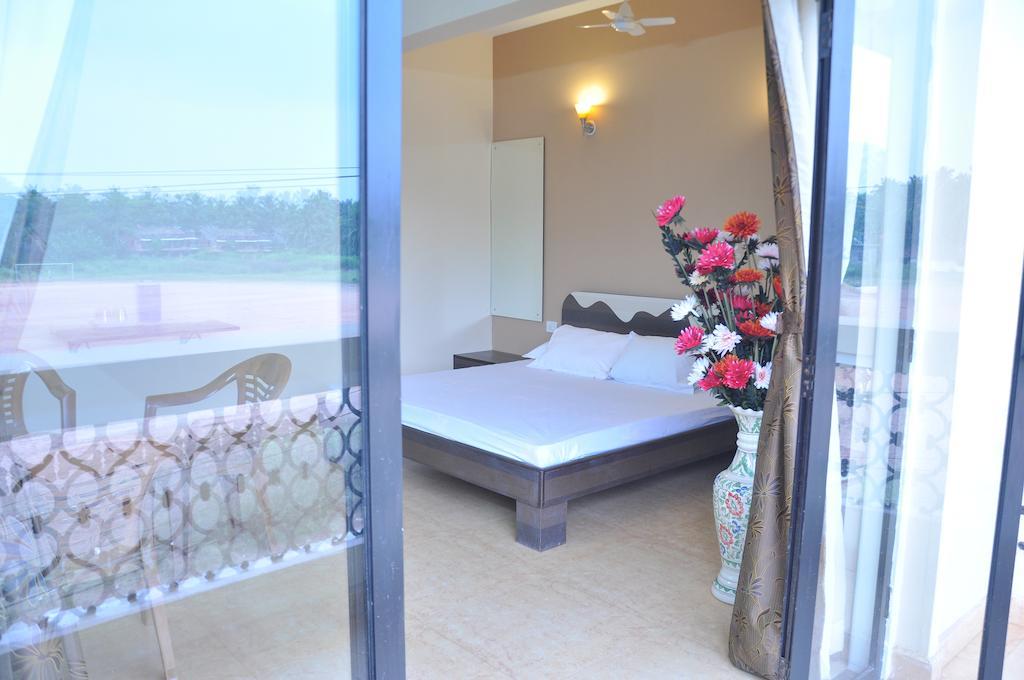 Ocean Crest Hotel Colva Kamer foto