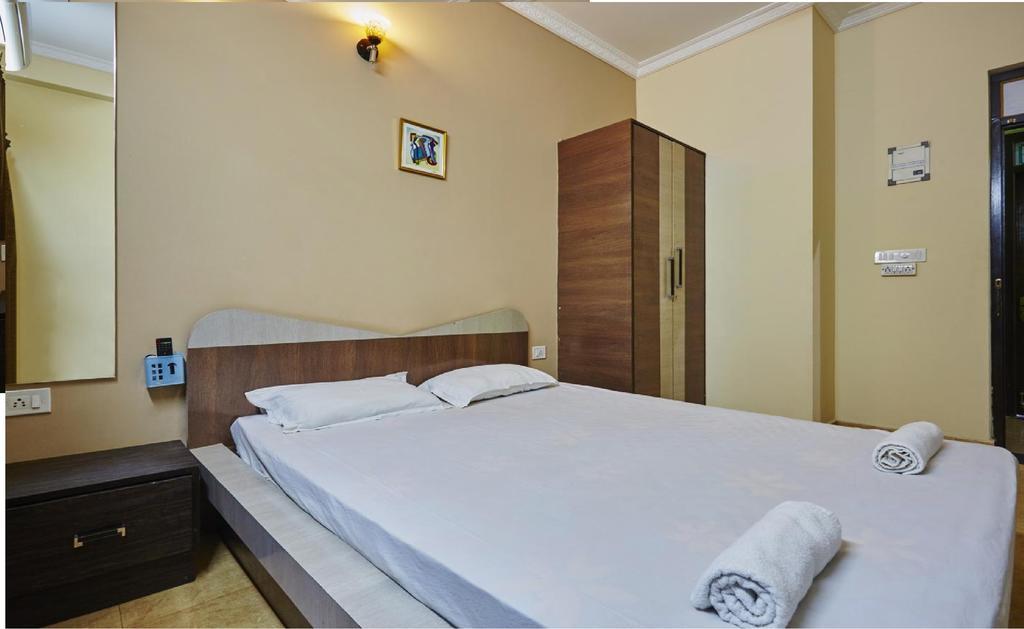 Ocean Crest Hotel Colva Buitenkant foto