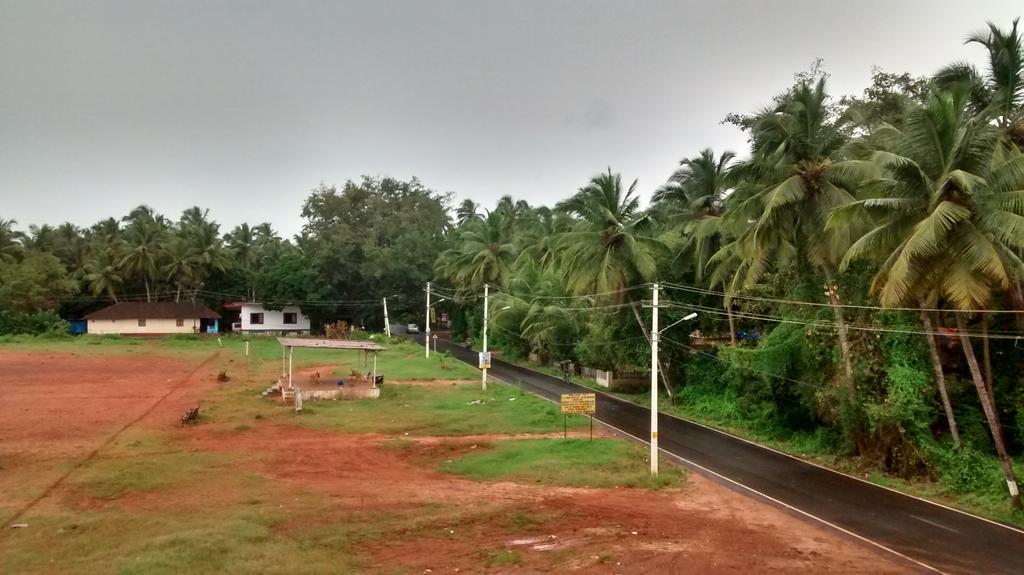 Ocean Crest Hotel Colva Buitenkant foto